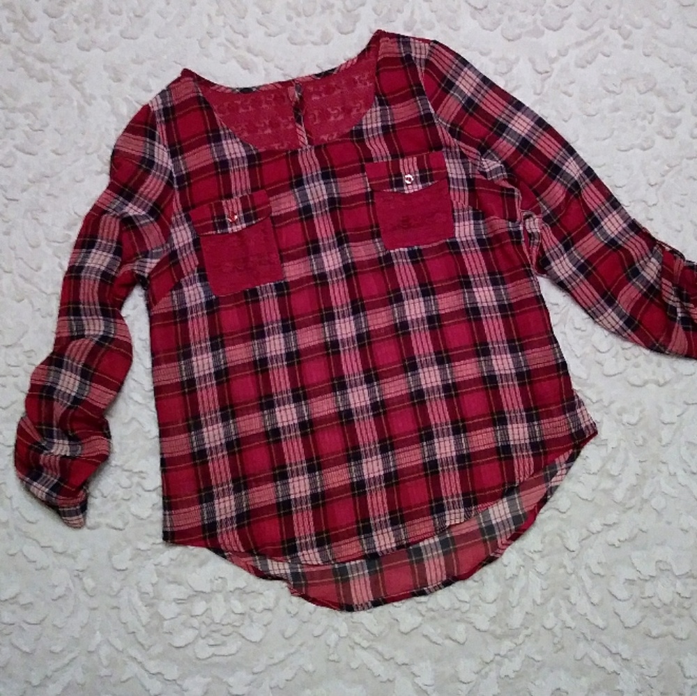 EM red plad lace top